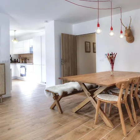 Le 204 Mountain Apartment *